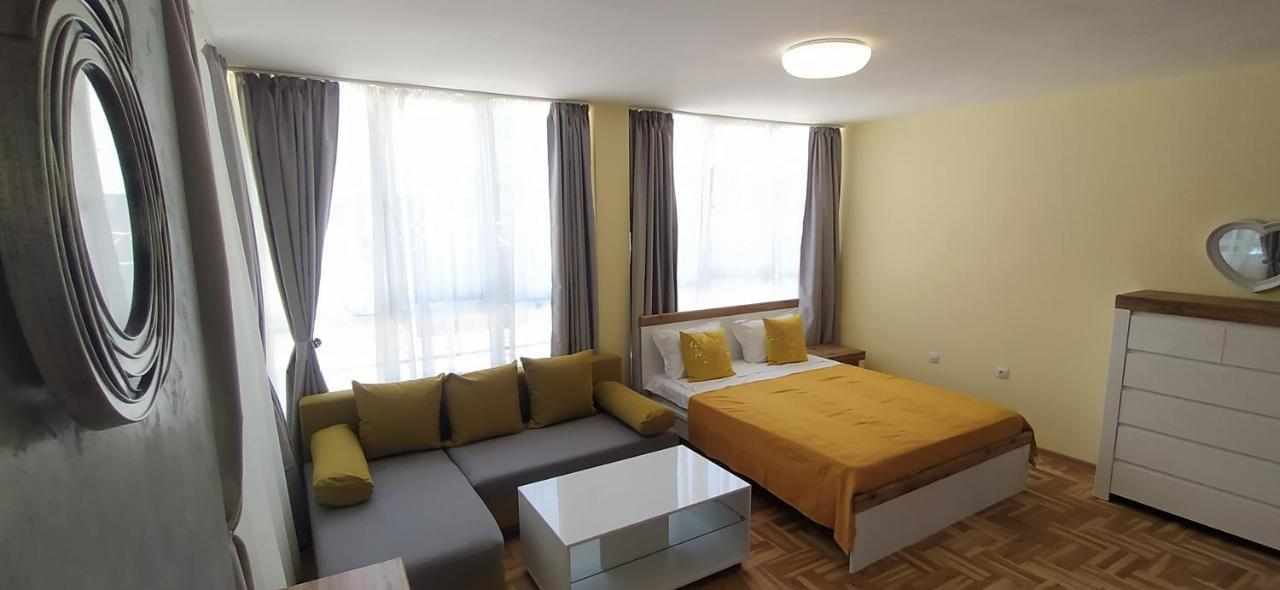 Studios Near To Burgas Free University ภายนอก รูปภาพ