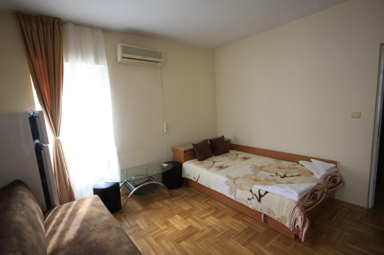 Studios Near To Burgas Free University ภายนอก รูปภาพ