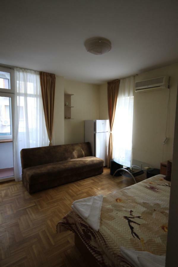 Studios Near To Burgas Free University ภายนอก รูปภาพ